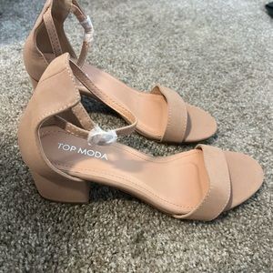 7 1/2 Top Moda Womens Heels